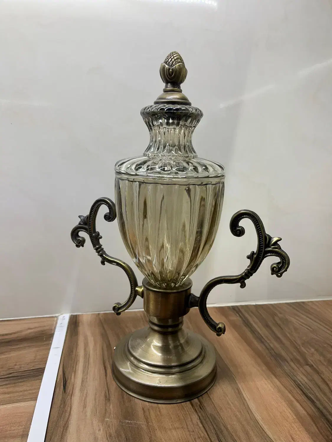 شکلات خوری شیشه ای پایه دار کلاسیک|صنایع دستی و سایر لوازم تزئینی|کرمانشاه, |دیوار