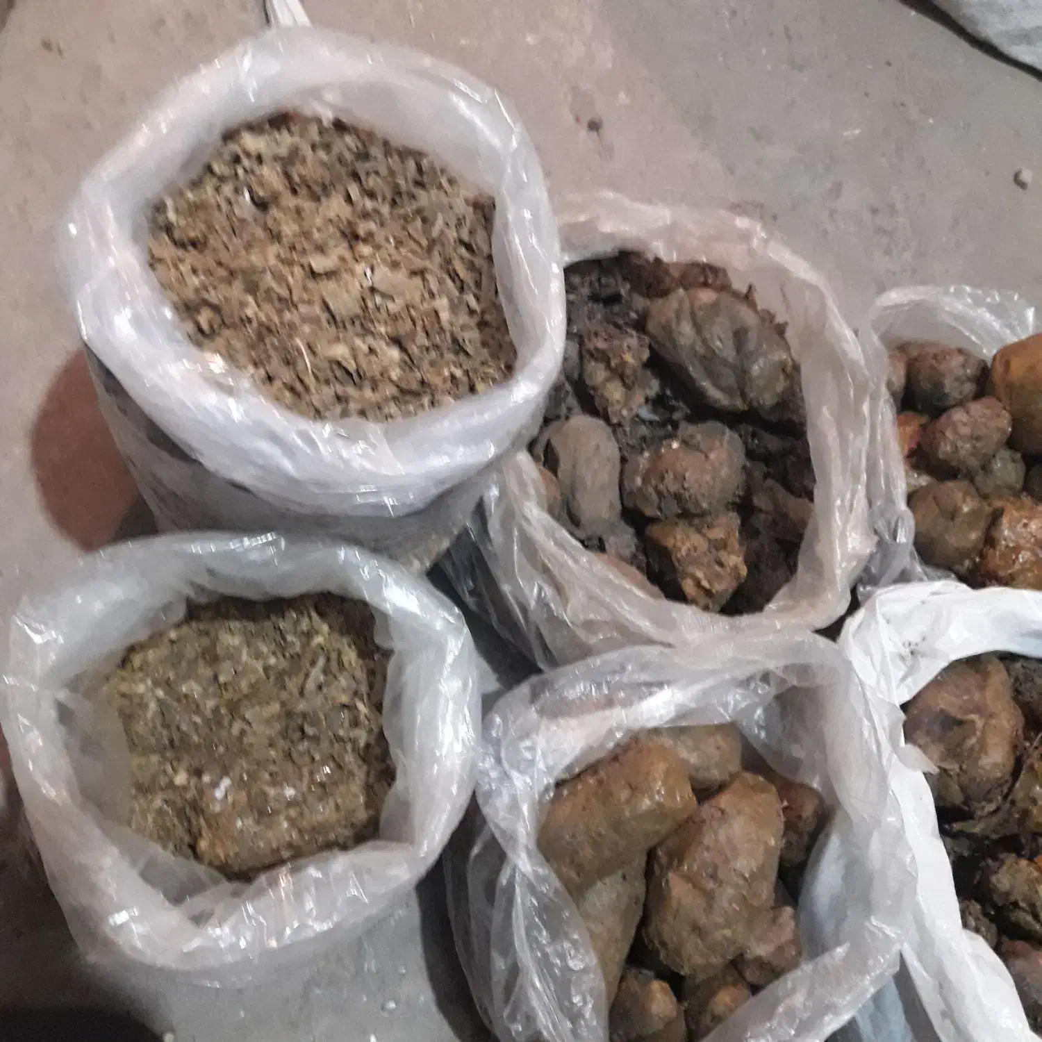 عسل ناب سراب و بره موم و خیار شور|حراج|سراب, |دیوار