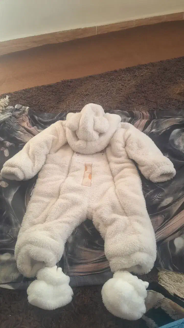 سرهم درحد نو|کفش و لباس بچه|ارشق, |دیوار