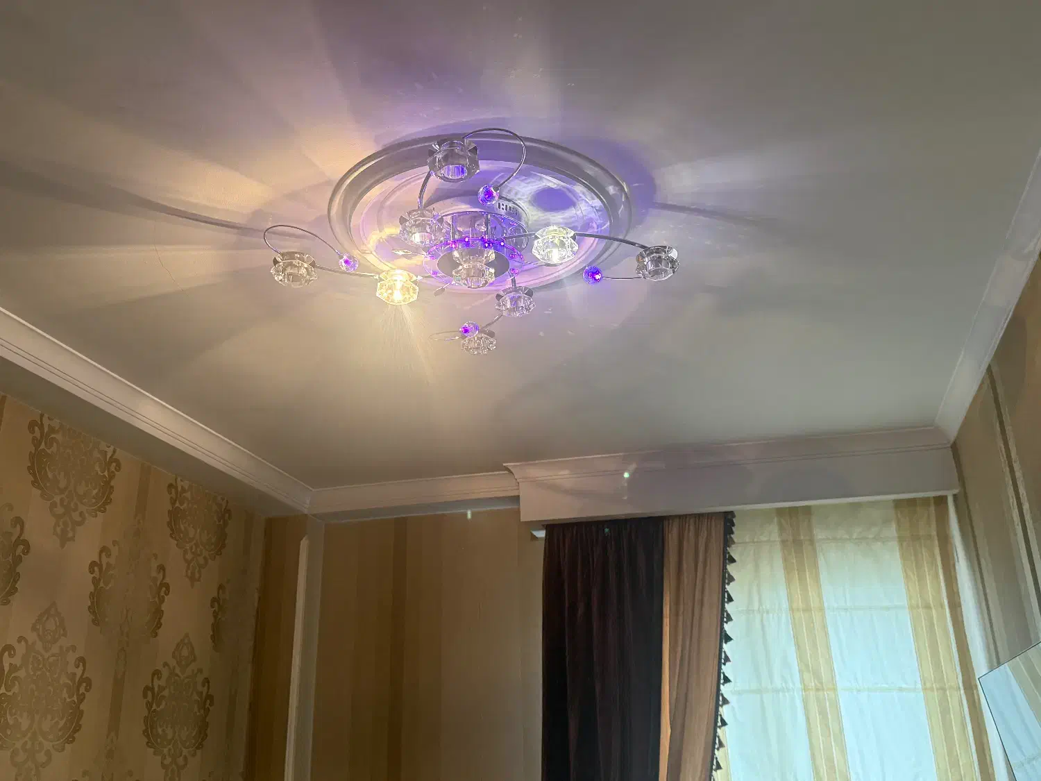 لوستر|لوستر و چراغ آویز|تهران, نیروی هوایی (پیروزی)|دیوار