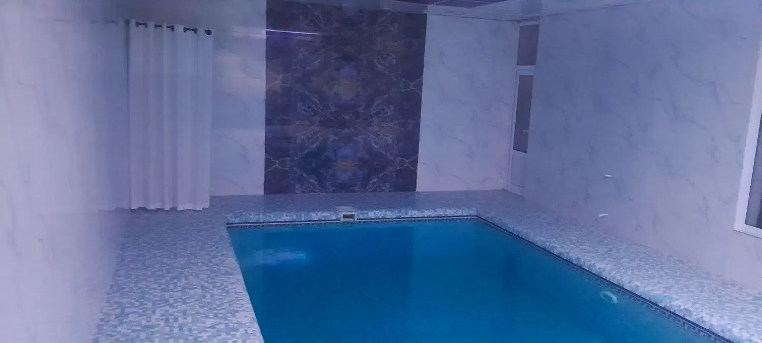 باغچه وباغ لاکچری ۶۲۰متری بااستخرسرپوشیده|اجارهٔ کوتاه‌مدت ویلا و باغ|شهریار, شهرک مصطفی خمینی|دیوار