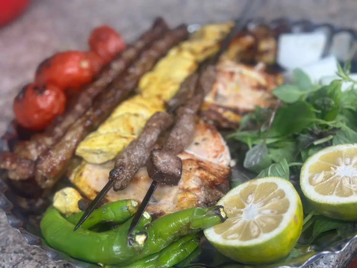 کارگر جهت کاردرکبابی|استخدام خدمات فروشگاه و رستوران|تهران, فردوسی|دیوار