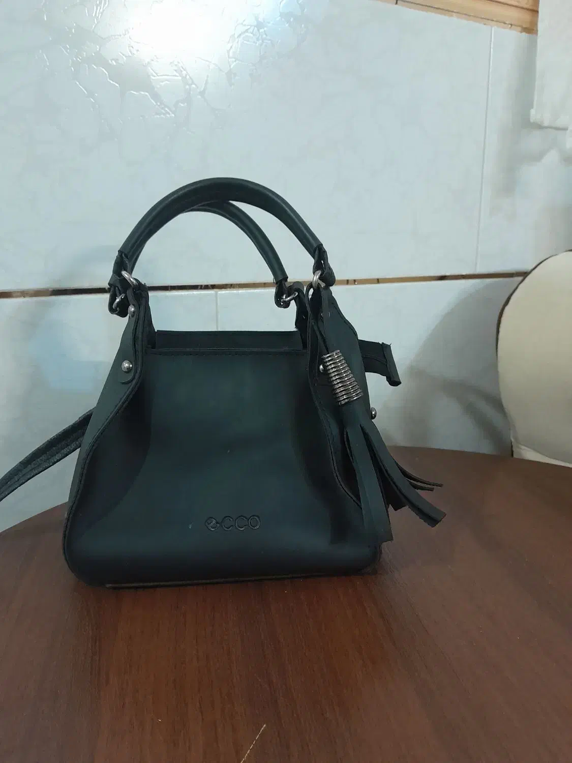 کیف|کیف، کفش، کمربند|زنجان, |دیوار