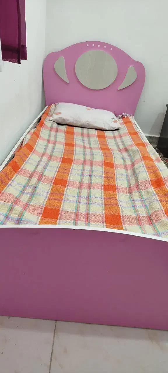 تخت جوان|تخت و سرویس خواب|گلبهار, شهر جدید گلبهار|دیوار