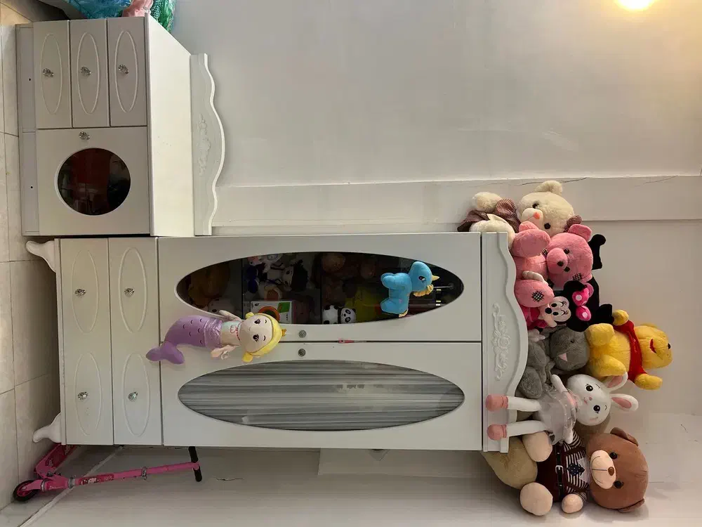 سرویس چوب شامل تخت و کمد ویترین|تخت و سرویس خواب|نیشابور, بنیاد شهید|دیوار