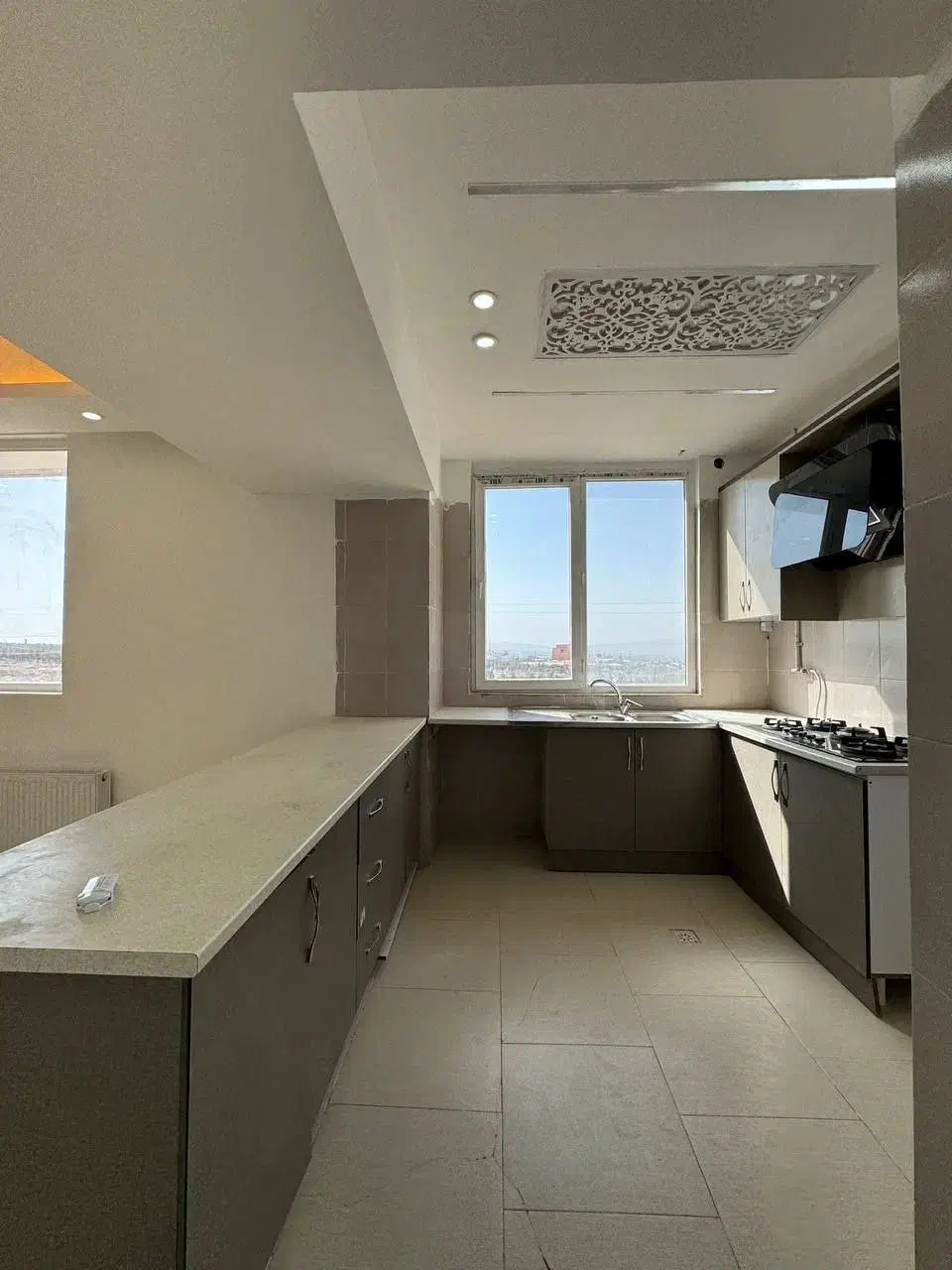 واحد پروژه آپادانا نما سنگ،دارای شوتینگ زباله|فروش آپارتمان|هشتگرد, شهرک آپادانا|دیوار