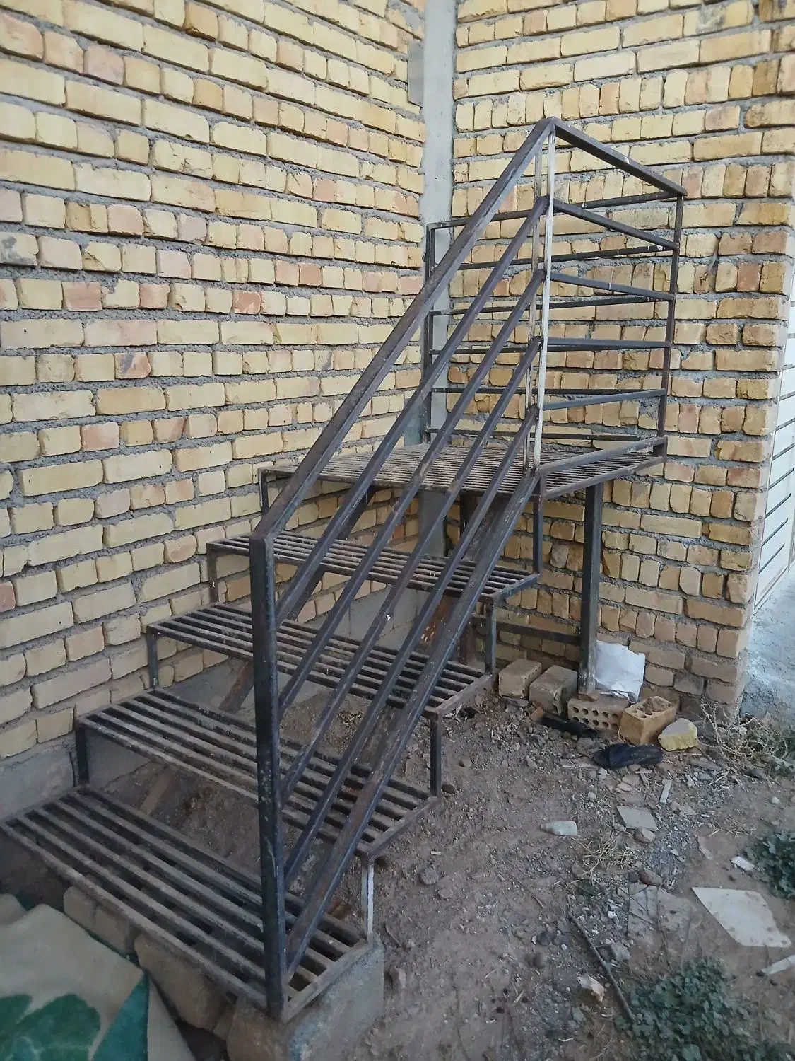پله آهنی نو اصلا استفاده نشده|مصالح و تجهیزات ساختمان|زنده رود, |دیوار
