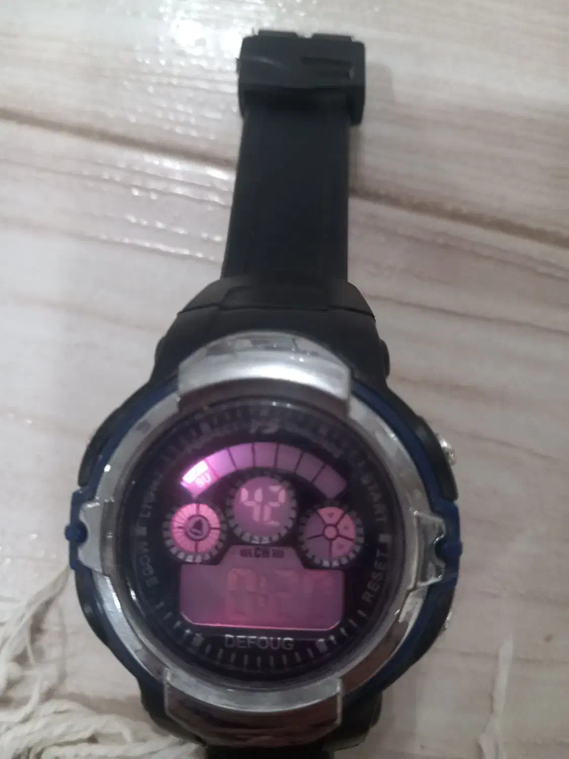 ساعت موچی|ساعت|قائن, |دیوار