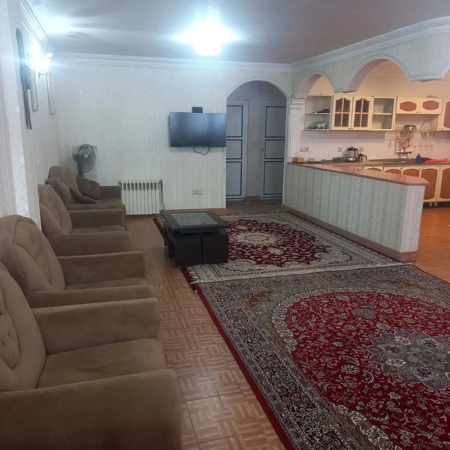 آپارتمان دوخوابه مبله در شهرداری رشت|اجارهٔ کوتاه‌مدت آپارتمان و سوئیت|رشت, استادسرا|دیوار