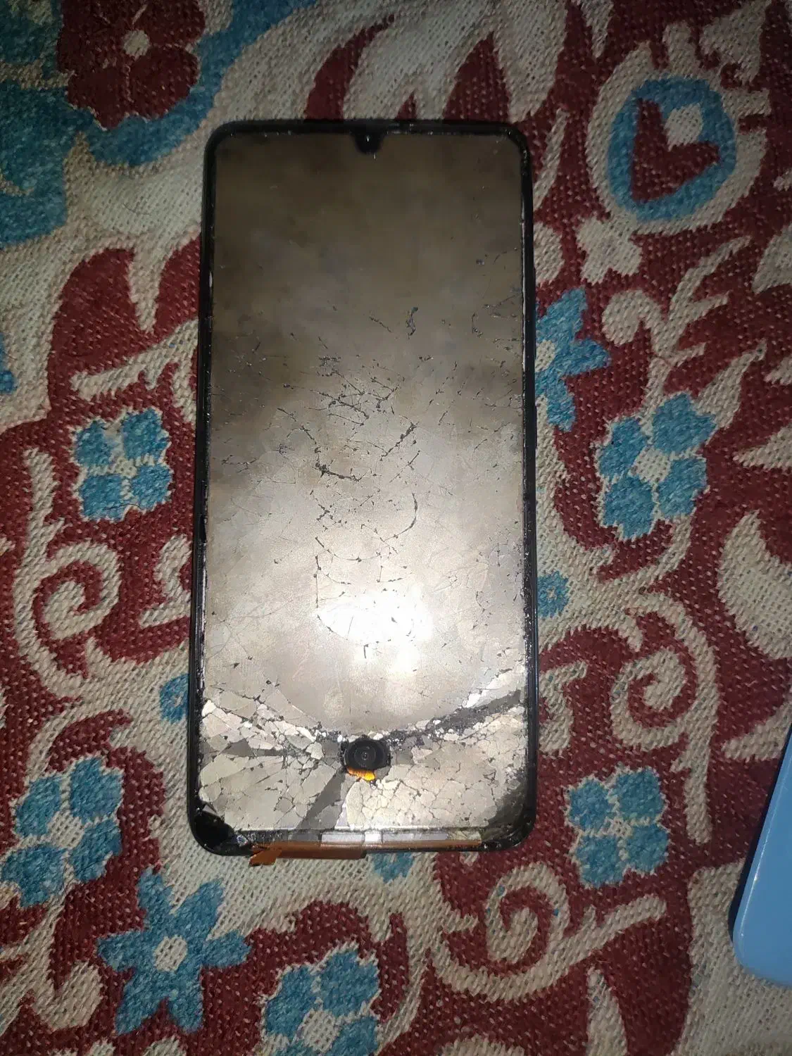 گوشی شکسته|موبایل|کرباسک, |دیوار