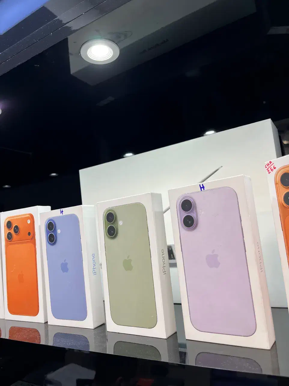 ایفون ۱۷ نرمال ۲۵۶ گیگ حتی برای بازنشستگان بتا|موبایل|اصفهان, مفتح|دیوار