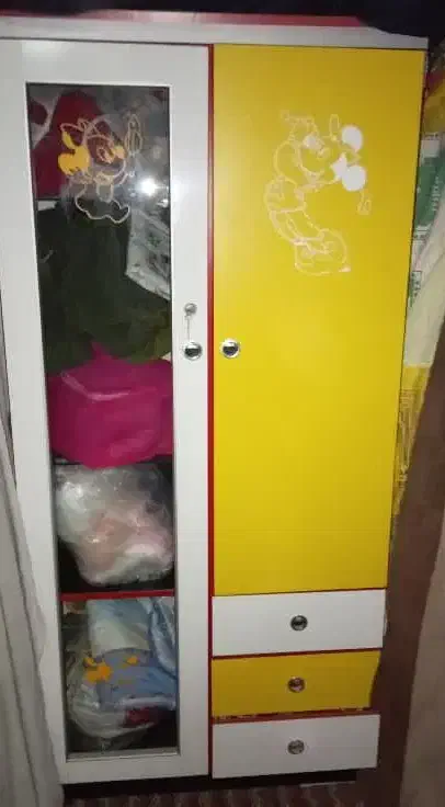 کمد سالم ویترین دار بدون حتی یدونه خش|جاکفشی، کمد، دراور|سبزوار, صالح آباد|دیوار