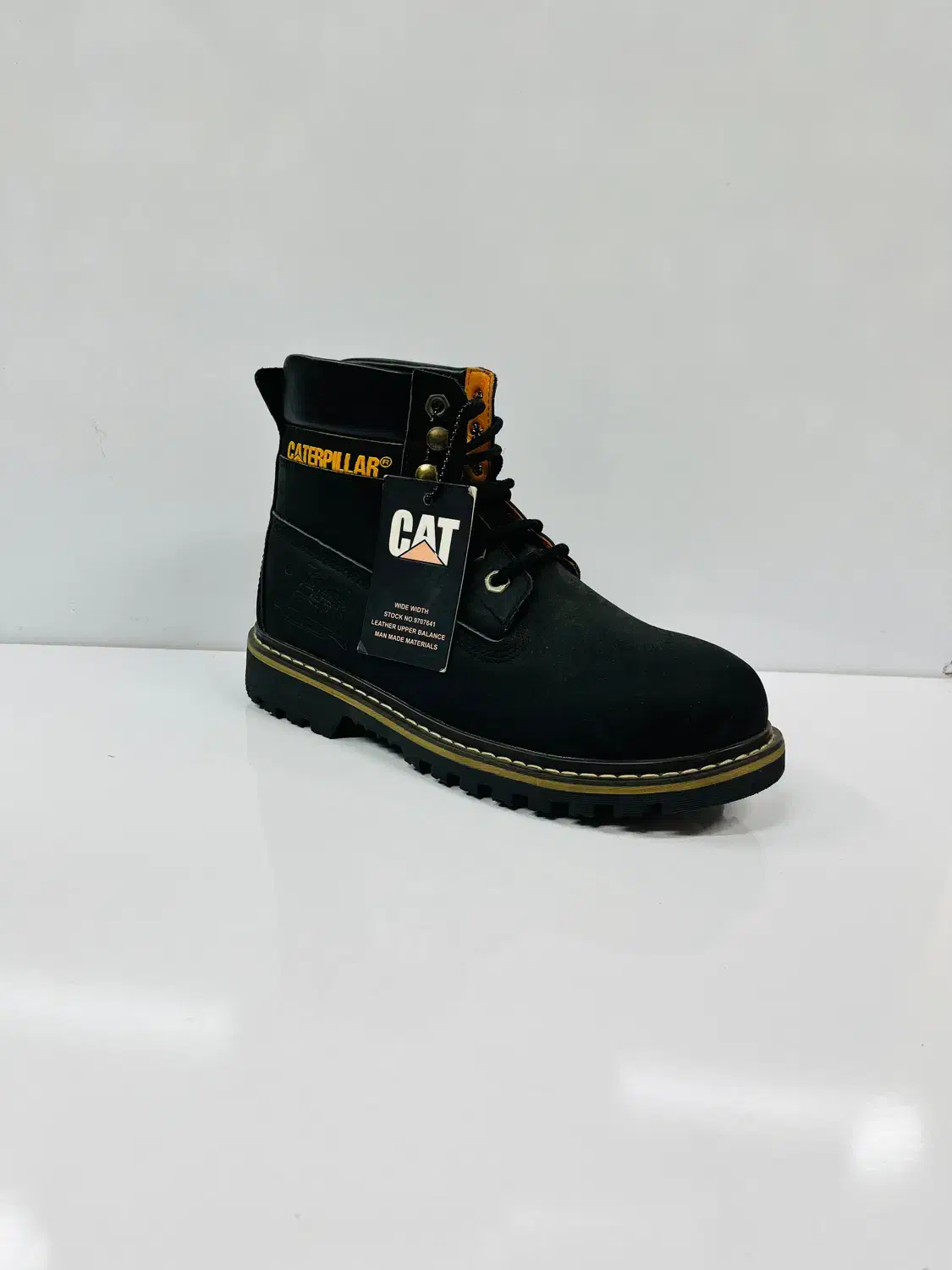 حراج بوت زنانه و بوت مردانه اورجینال|کیف، کفش، کمربند|تهران, سلسبیل شمالی|دیوار