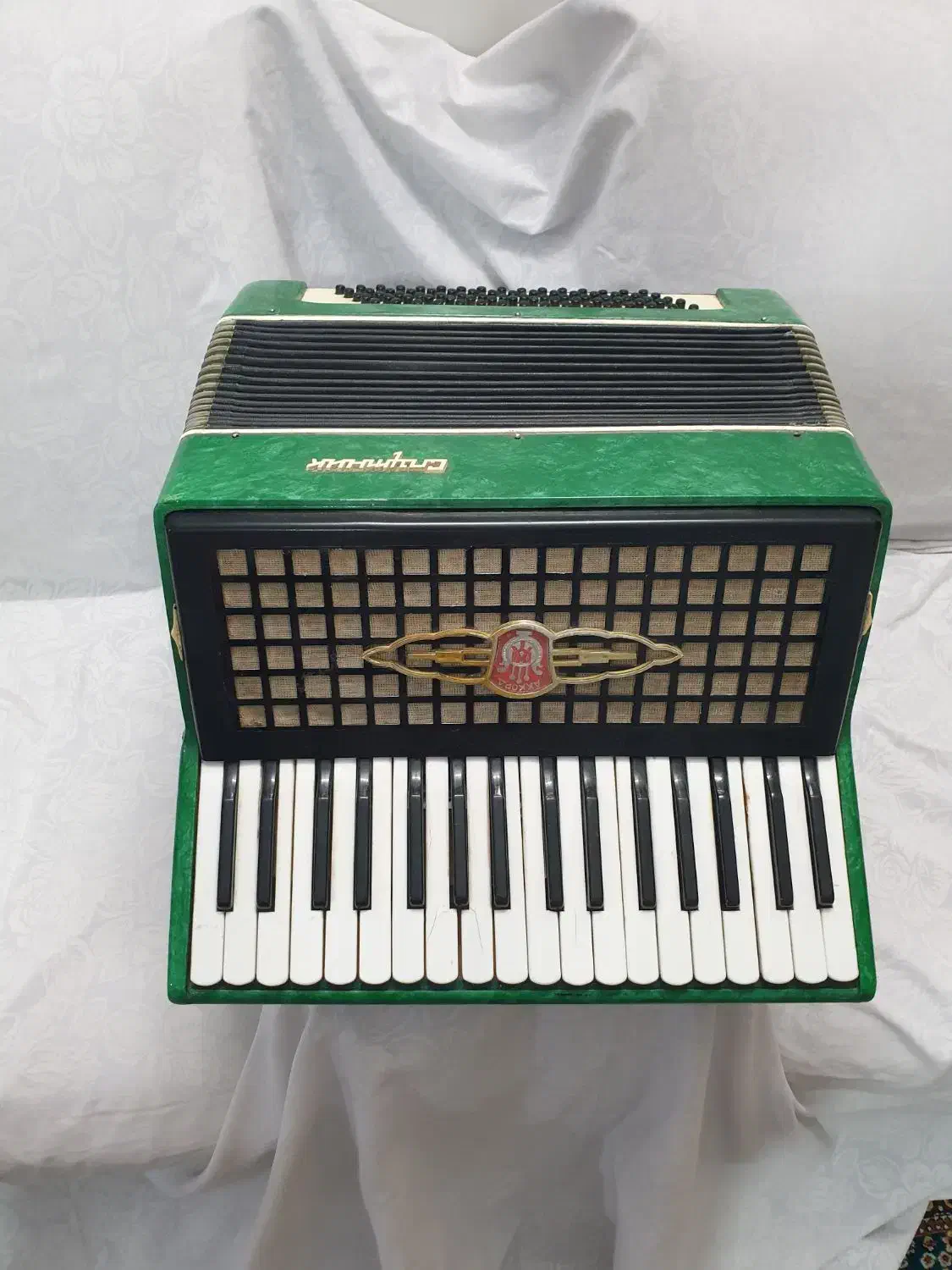 آکاردیون|پیانو، کیبورد، آکاردئون|شیراز, میانرود|دیوار