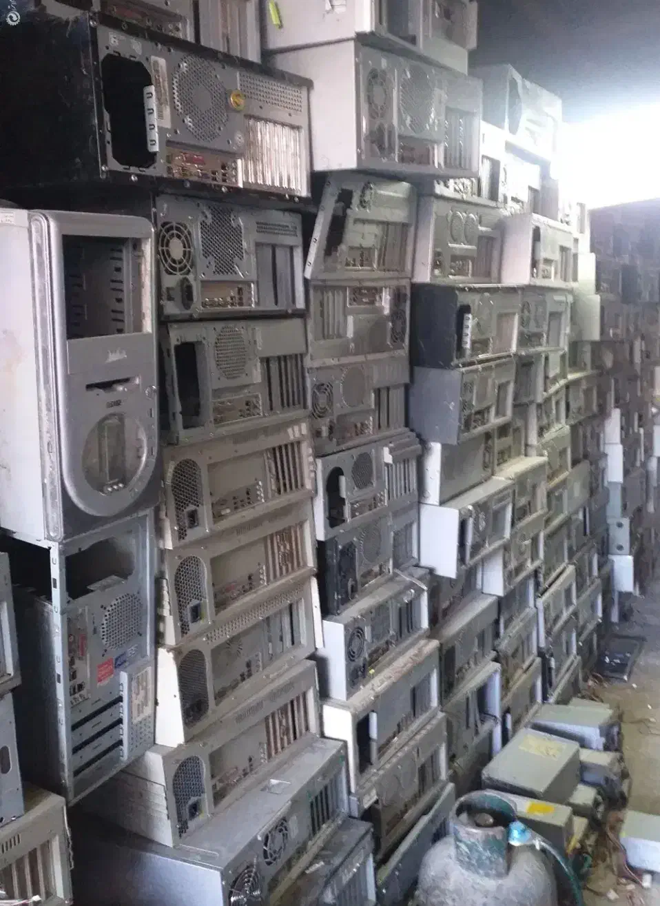 خرید فروش انواع کیس قدیمی و کامپیوتر بالاترین قیمت|کلکسیون و سرگرمی|اراک, |دیوار