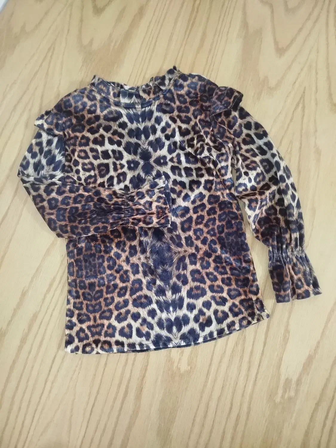 لباس دخترانه|لباس|شهریار, فرارت|دیوار