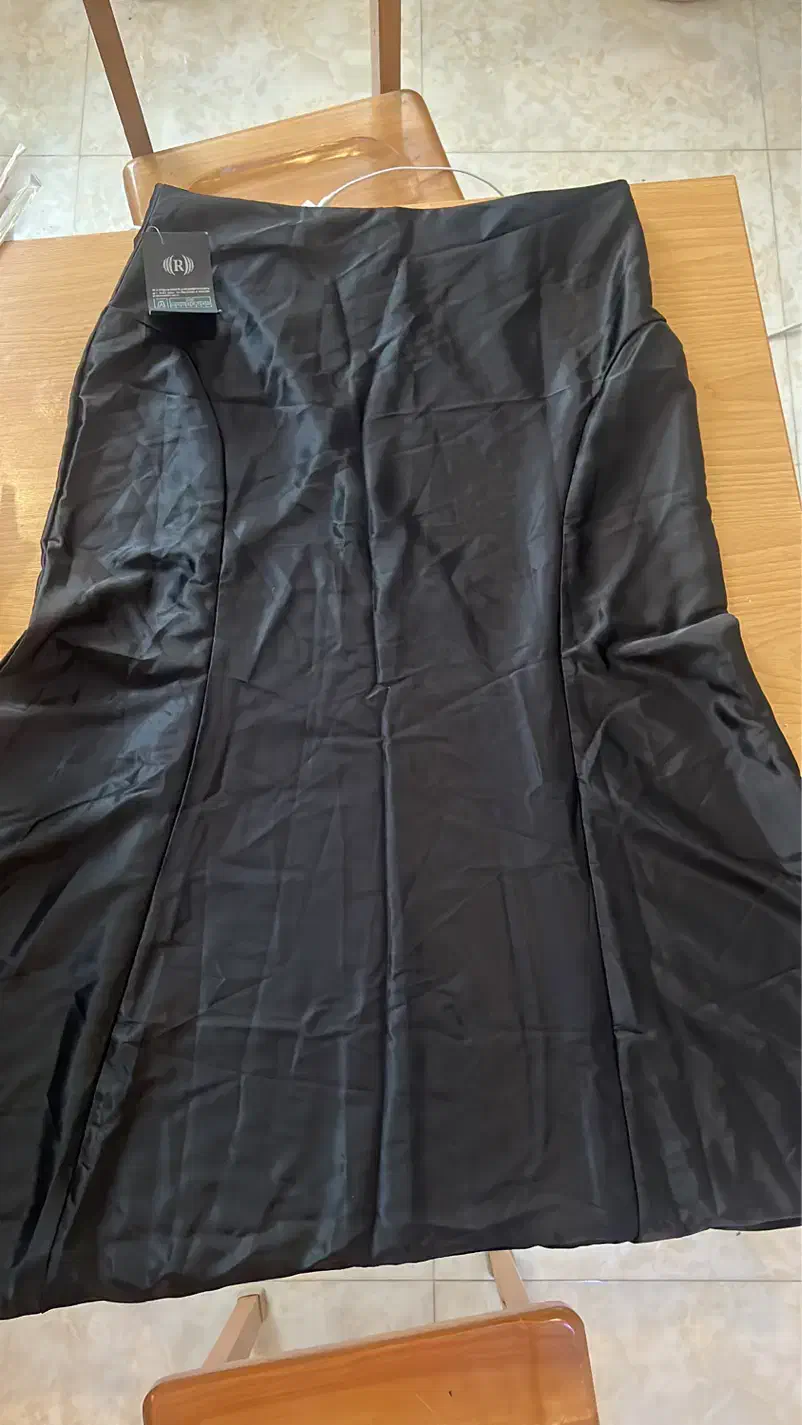 لباس زیر مختلف|لباس|رشت, گلسار|دیوار