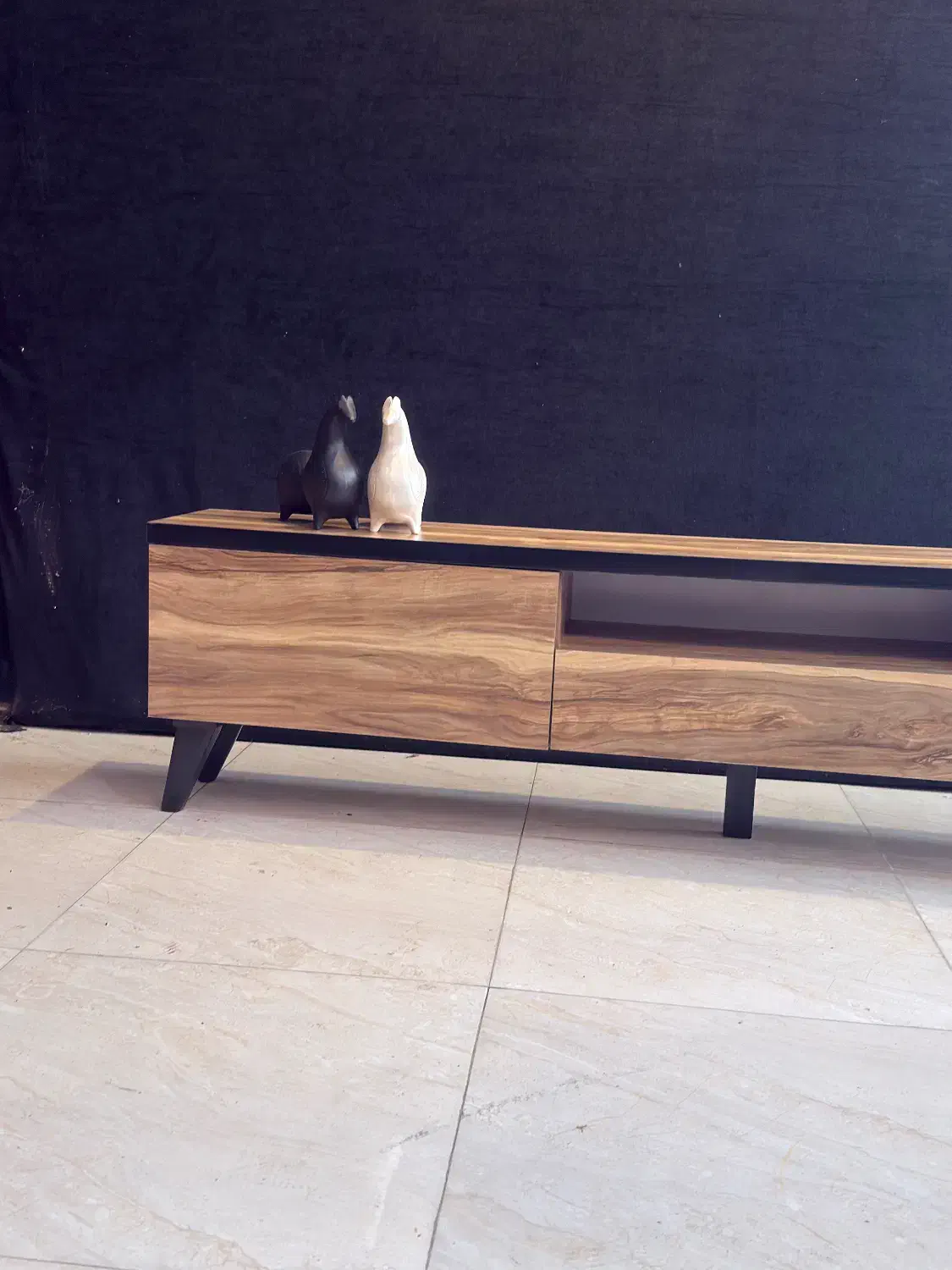 میز تلویزیون پایه دار طرح شاهین|میز تلویزیون|پیربازار, |دیوار