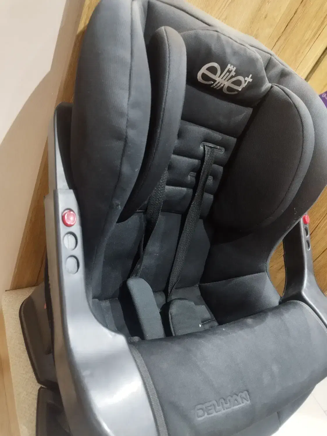 صندلی‌کودک‌دلیجان|تخت و صندلی بچه|شهریار, یوسف آباد صیرفی|دیوار