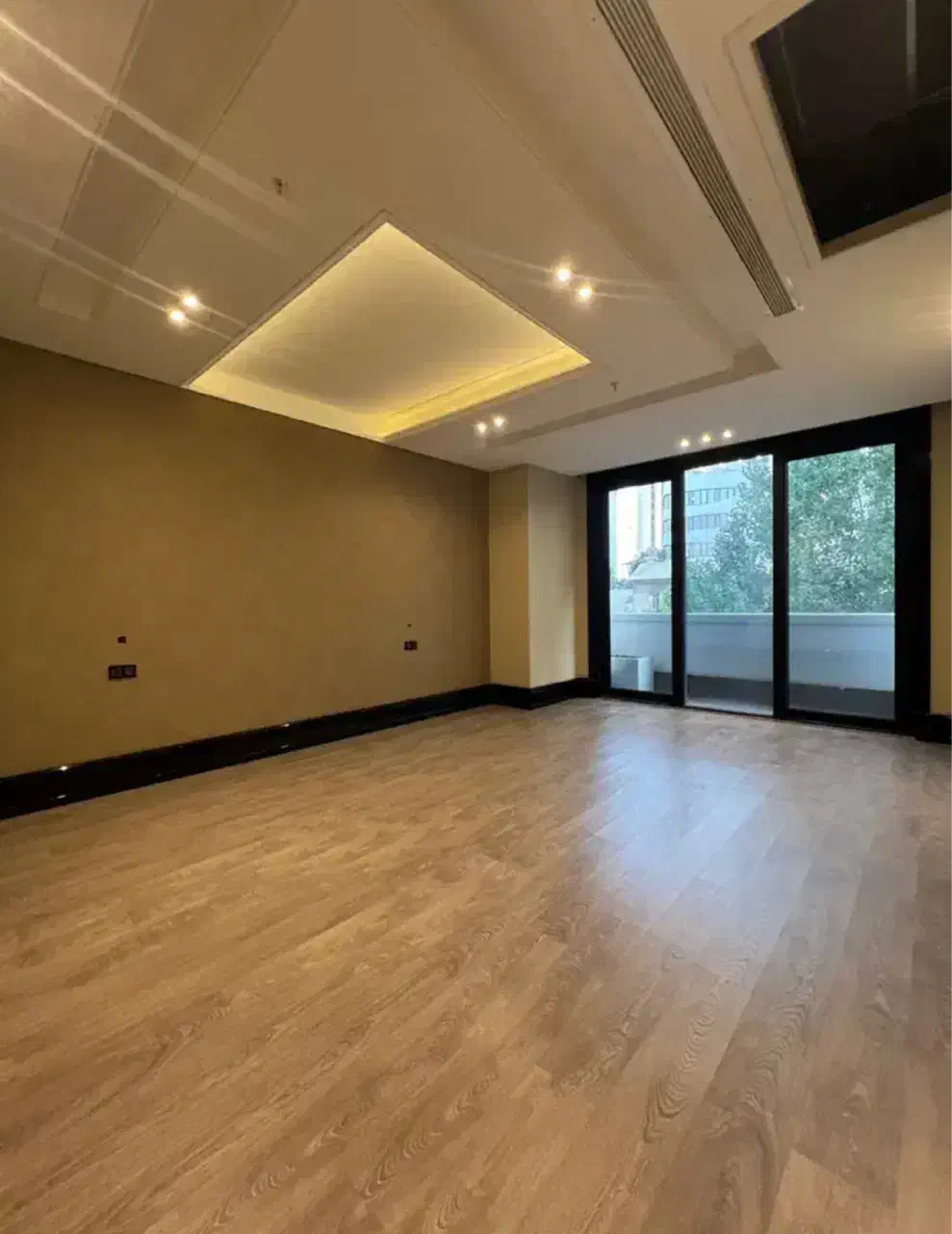 ۹۵ متر فول نوساز بدون مشابه تاپ لوکیشن