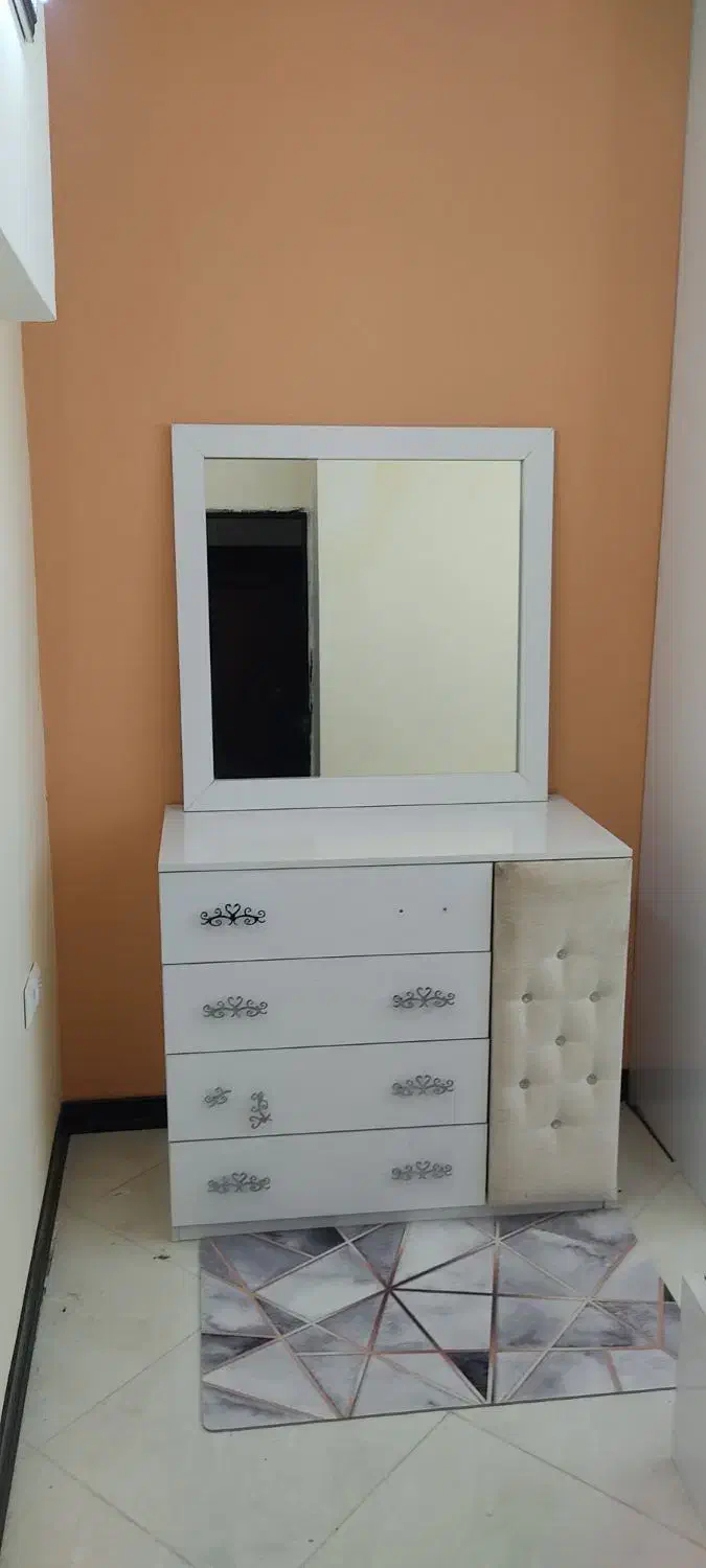 سرویس خواب|تخت و سرویس خواب|گلبهار, شهر جدید گلبهار|دیوار