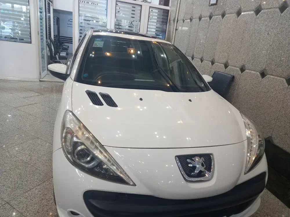 فروش نقدی ۲۰۷ دنده سقف پاناروما سفید - مدل ۱۴۰۱|خودرو سواری و وانت|تهران, آسمان|دیوار