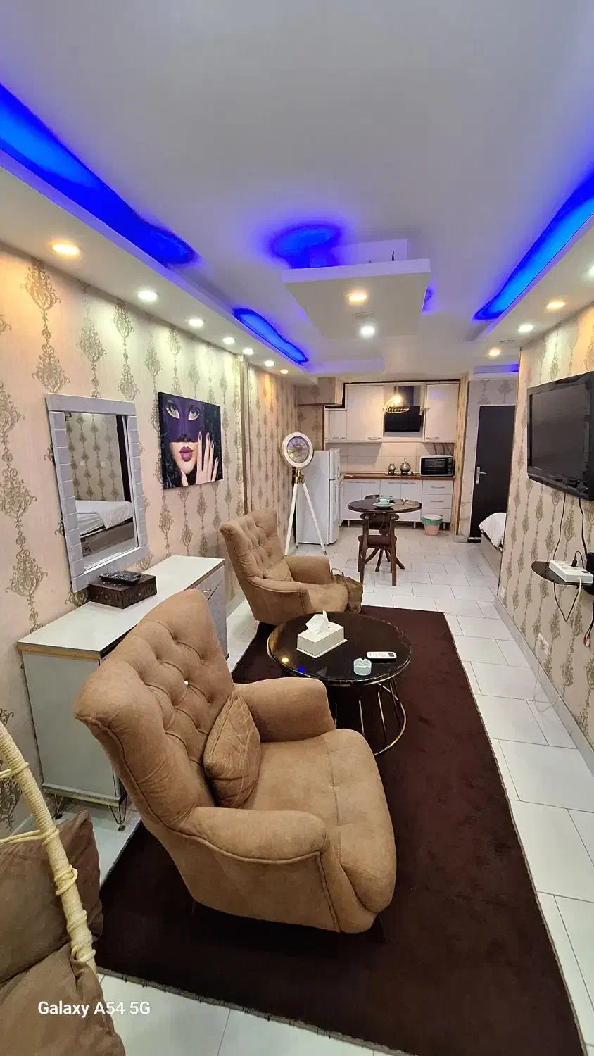 اجاره روزانه هفتگی/مبله/هتل/آذری/ نزدیک فرودگاه|اجارهٔ کوتاه‌مدت آپارتمان و سوئیت|تهران, جی|دیوار