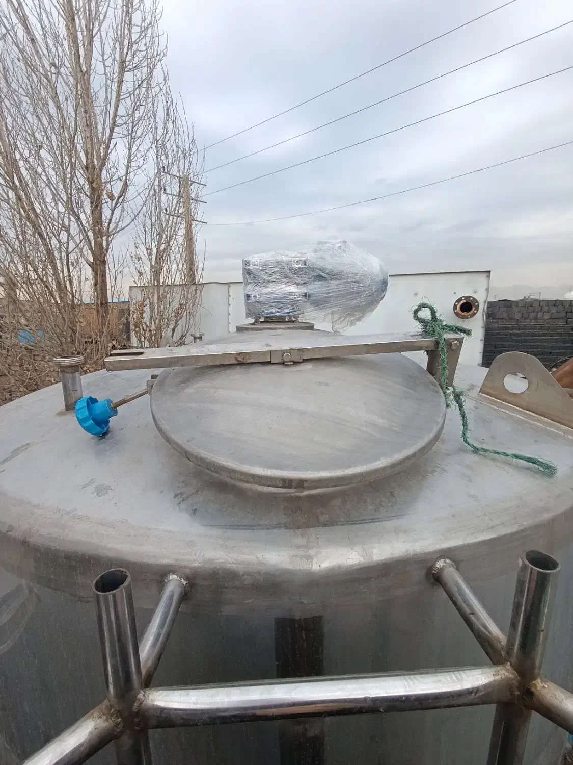 مخزن استیل ۵ تن میکسردار تانکر مخازن|ماشینآلات صنعتی|تهران, تهرانسر مرکزی|دیوار