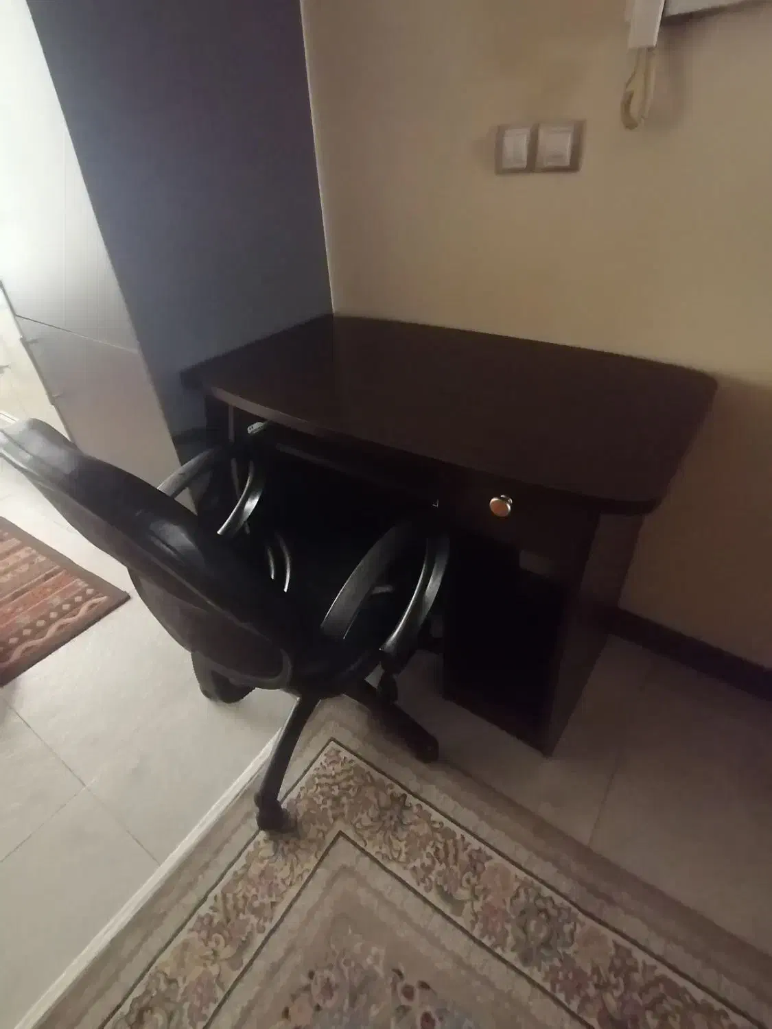 میز و صندلی گردون تحریری|میز تحریر و کامپیوتر|رودهن, |دیوار