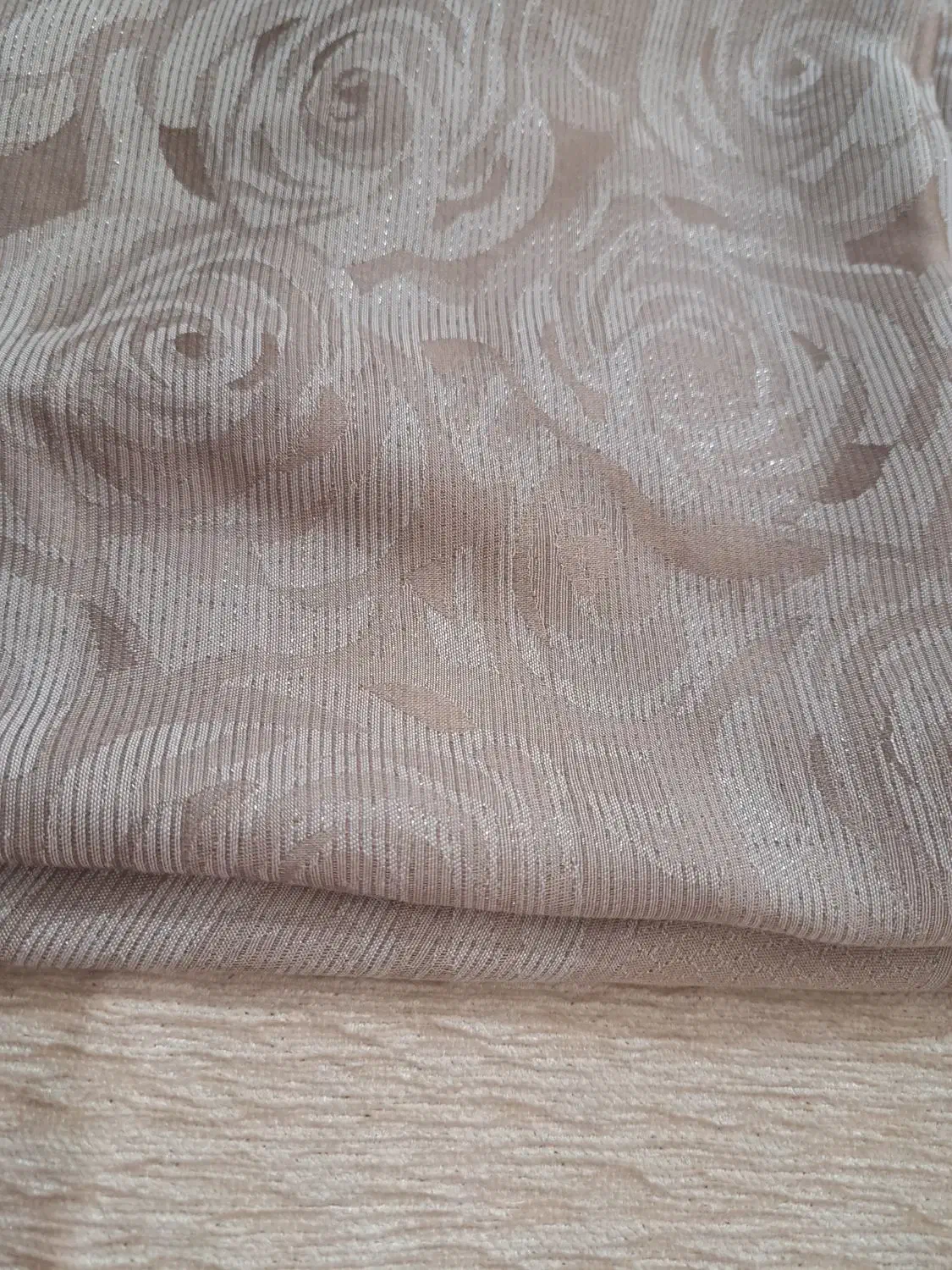 روسری ابریشم سایز ۱۴۰|لباس|قائمشهر, |دیوار