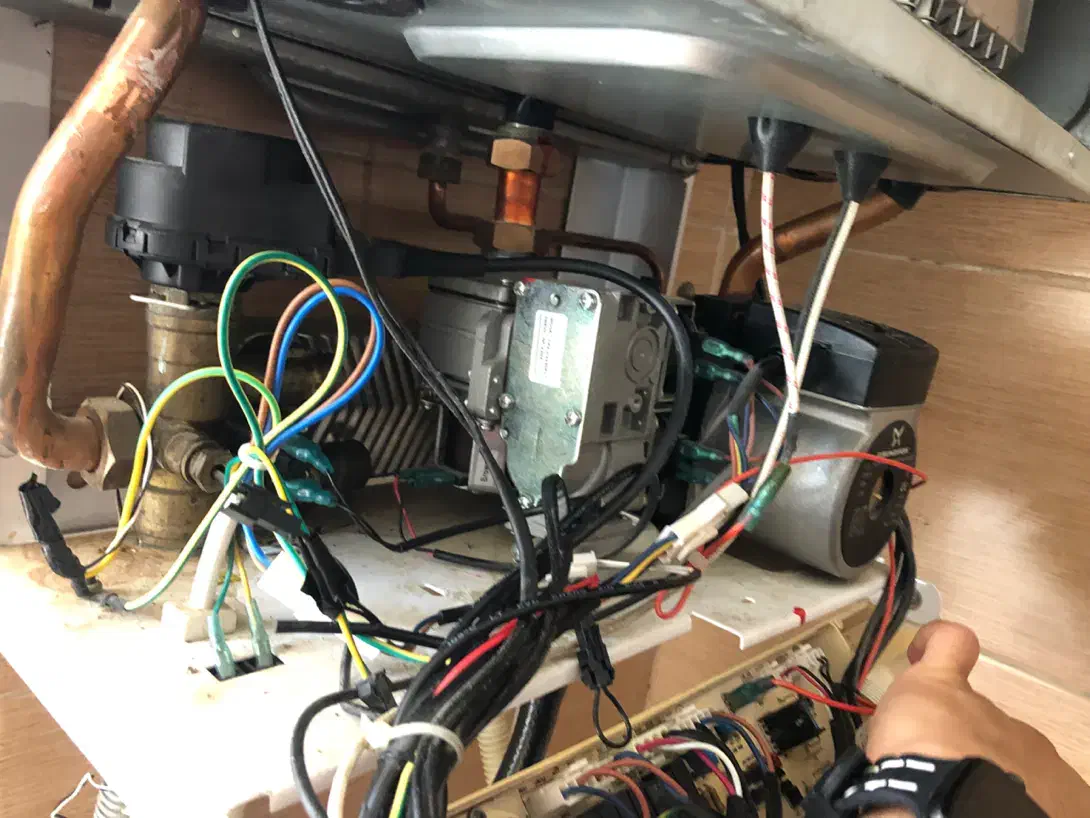 نصب تعمیرات سرویس پکیج دیواری بخاری تصفیه اب کولر|خدمات پیشه و مهارت|بابلسر, |دیوار