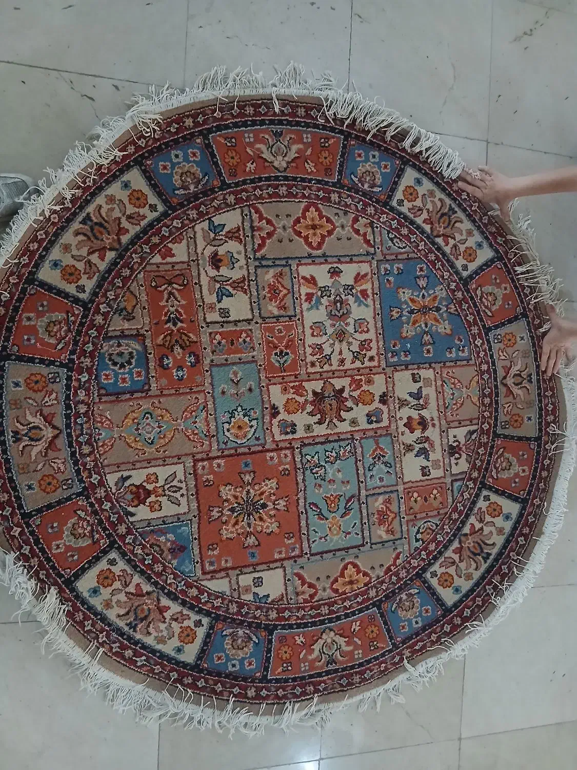 قالیچه گرد|فرش|مشهد, سجاد شهر|دیوار