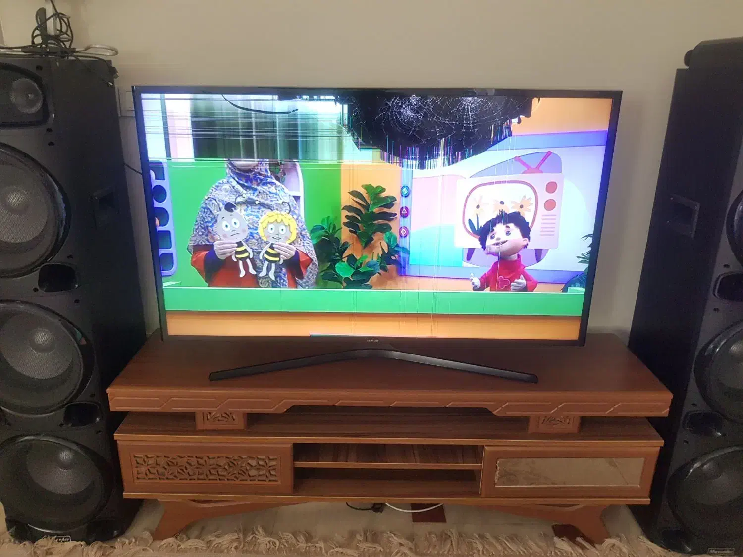 تلویزیون سامسونگ اصل|تلویزیون و پروژکتور|پرند, فاز ۲|دیوار