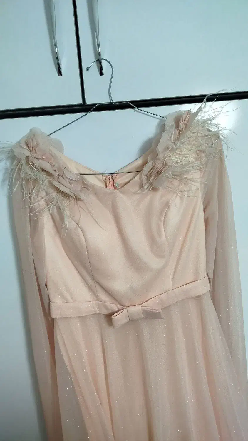 لباس مجلسی|لباس|بومهن, |دیوار