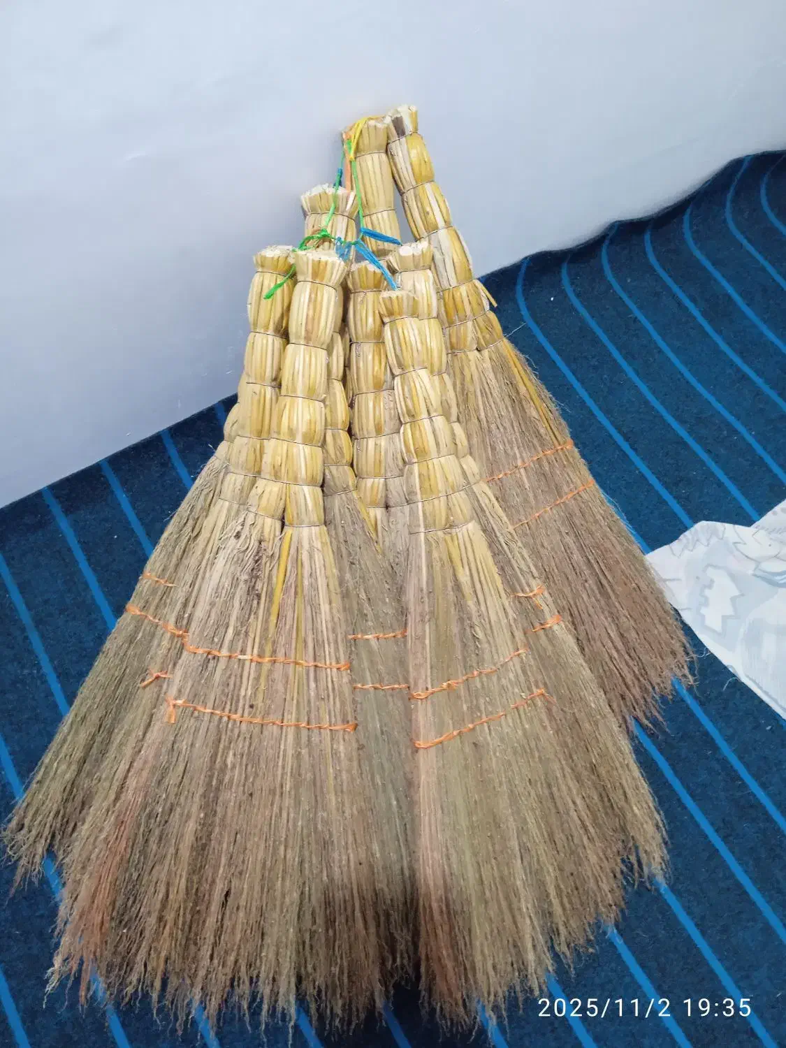 جاروی محلی تازه|لوازم نظافت|رودبنه, |دیوار