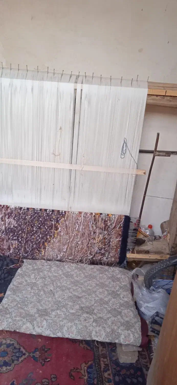 فرش دستباف نیمه کاره|فرش|خوی, |دیوار