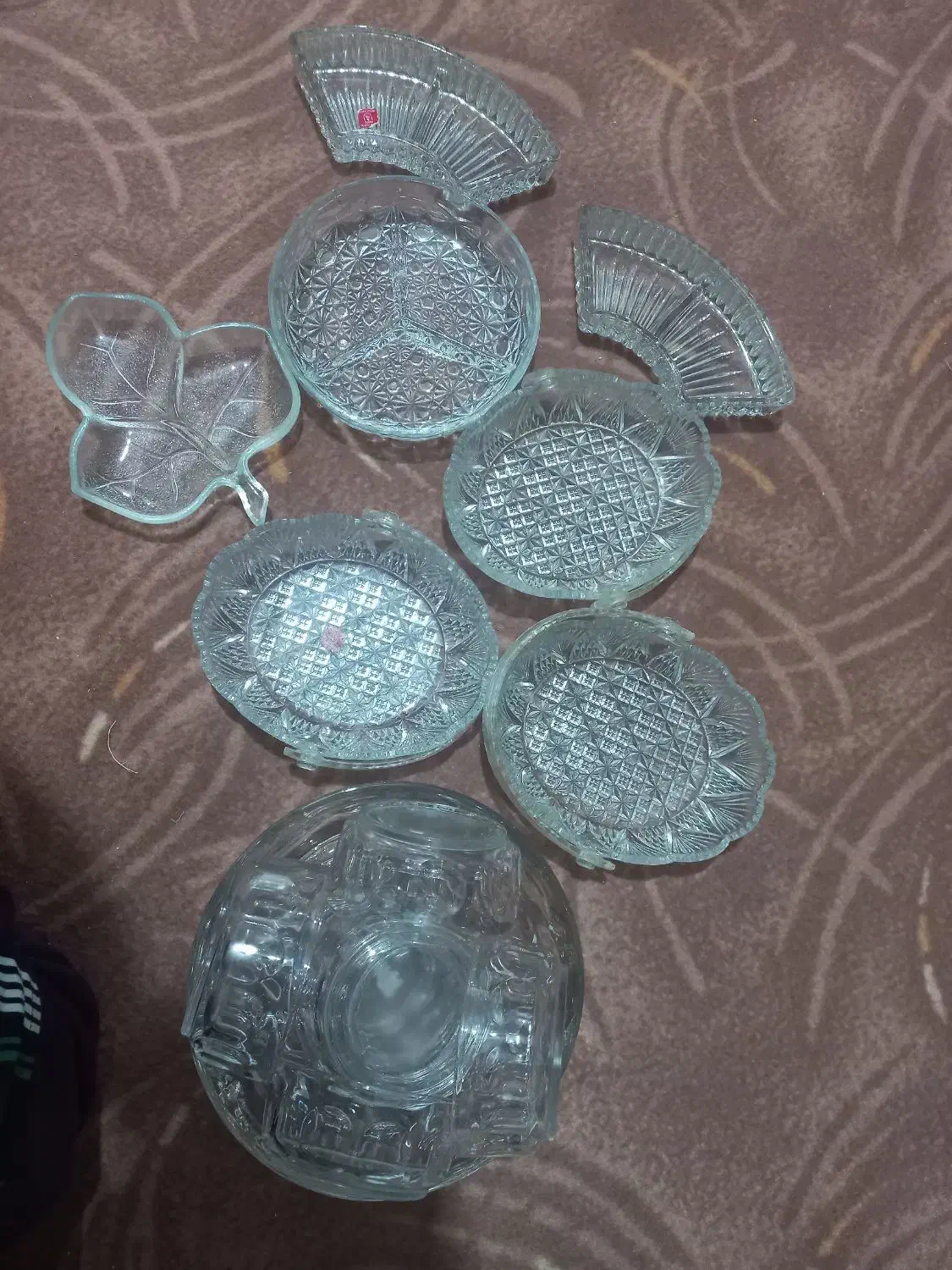 تعدادی وسایل منزل ودرب بدون چارچوب|ظروف سرو و پذیرایی|همدان, |دیوار