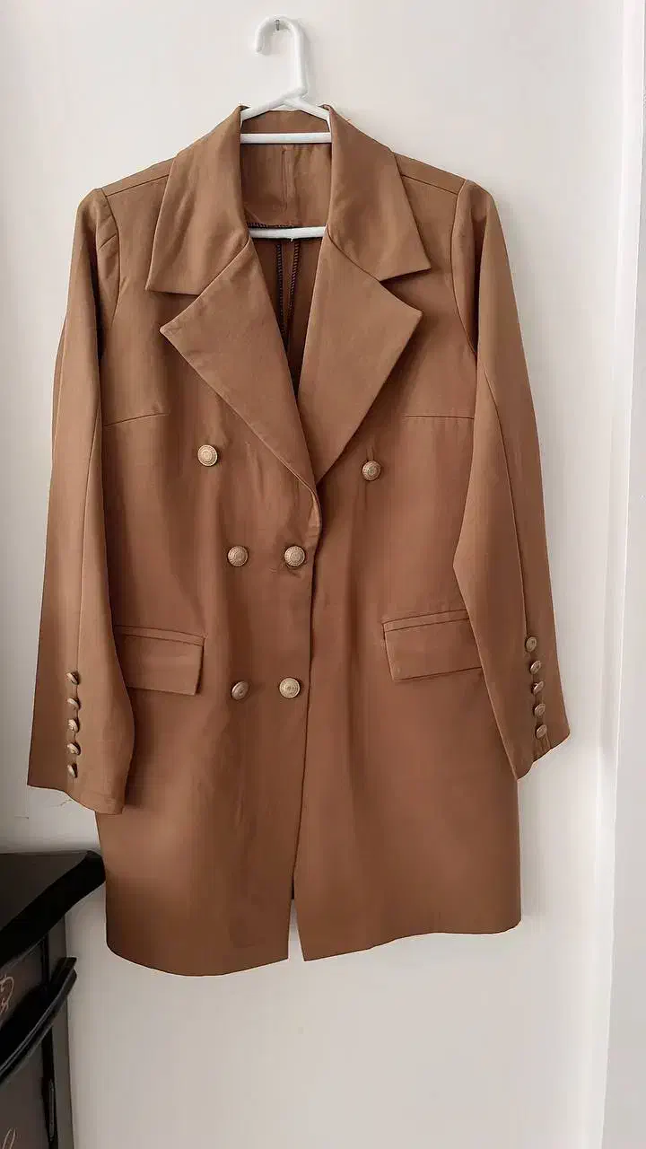 مانتو|لباس|نیشابور, بزرگمهر|دیوار