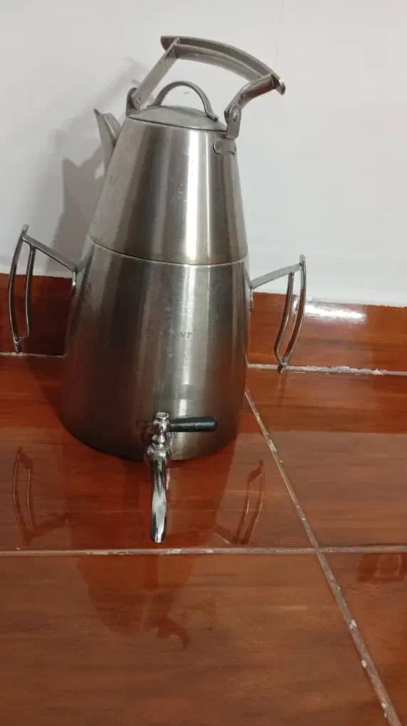 کتری و قوری استیل نیاز به تعمیر جزیی دارد|قوری، کتری، قهوهساز دستی|اردبیل, |دیوار