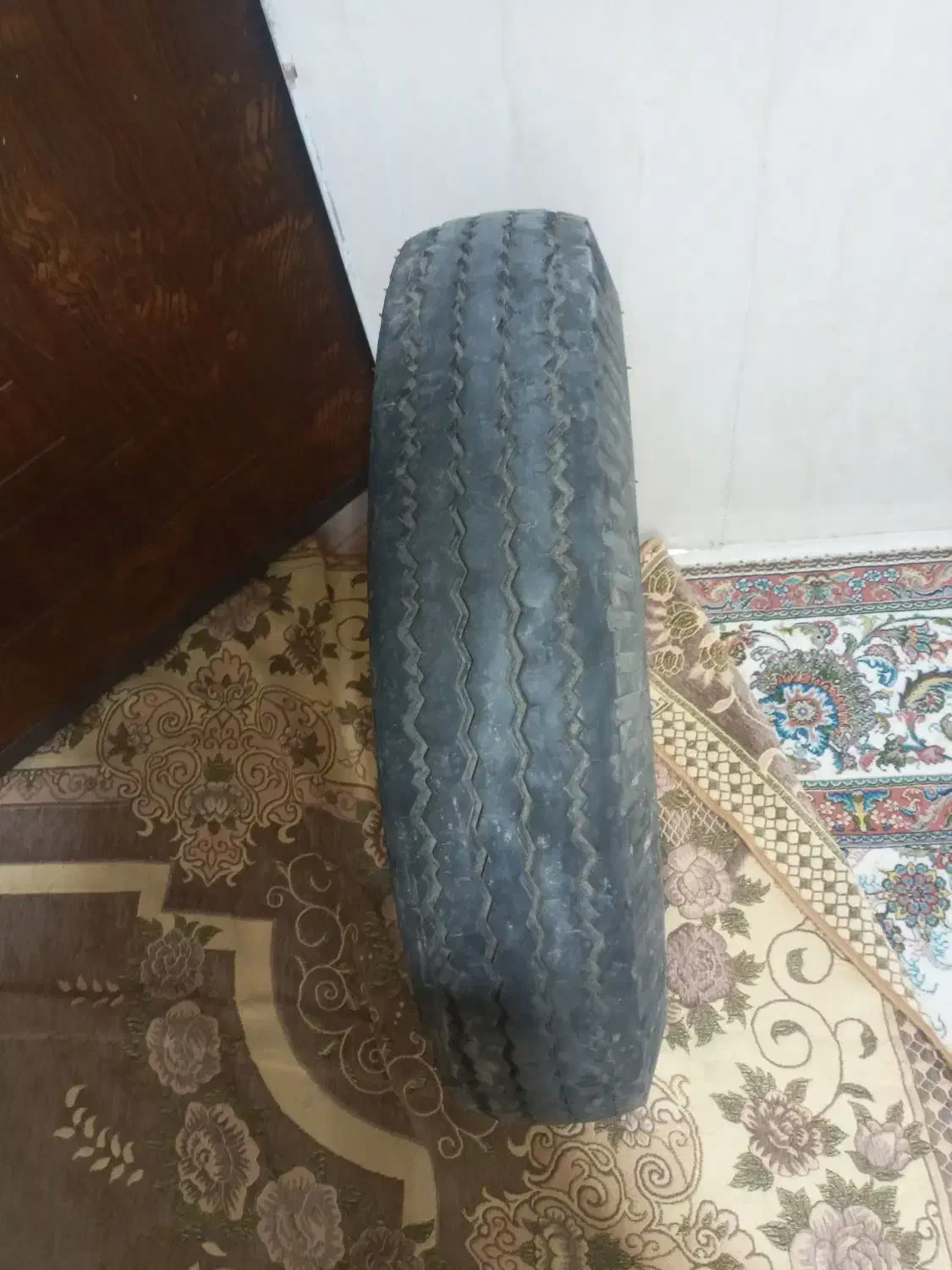 لاستیک نیسان|قطعات یدکی و لوازم جانبی|پاتاوه, |دیوار