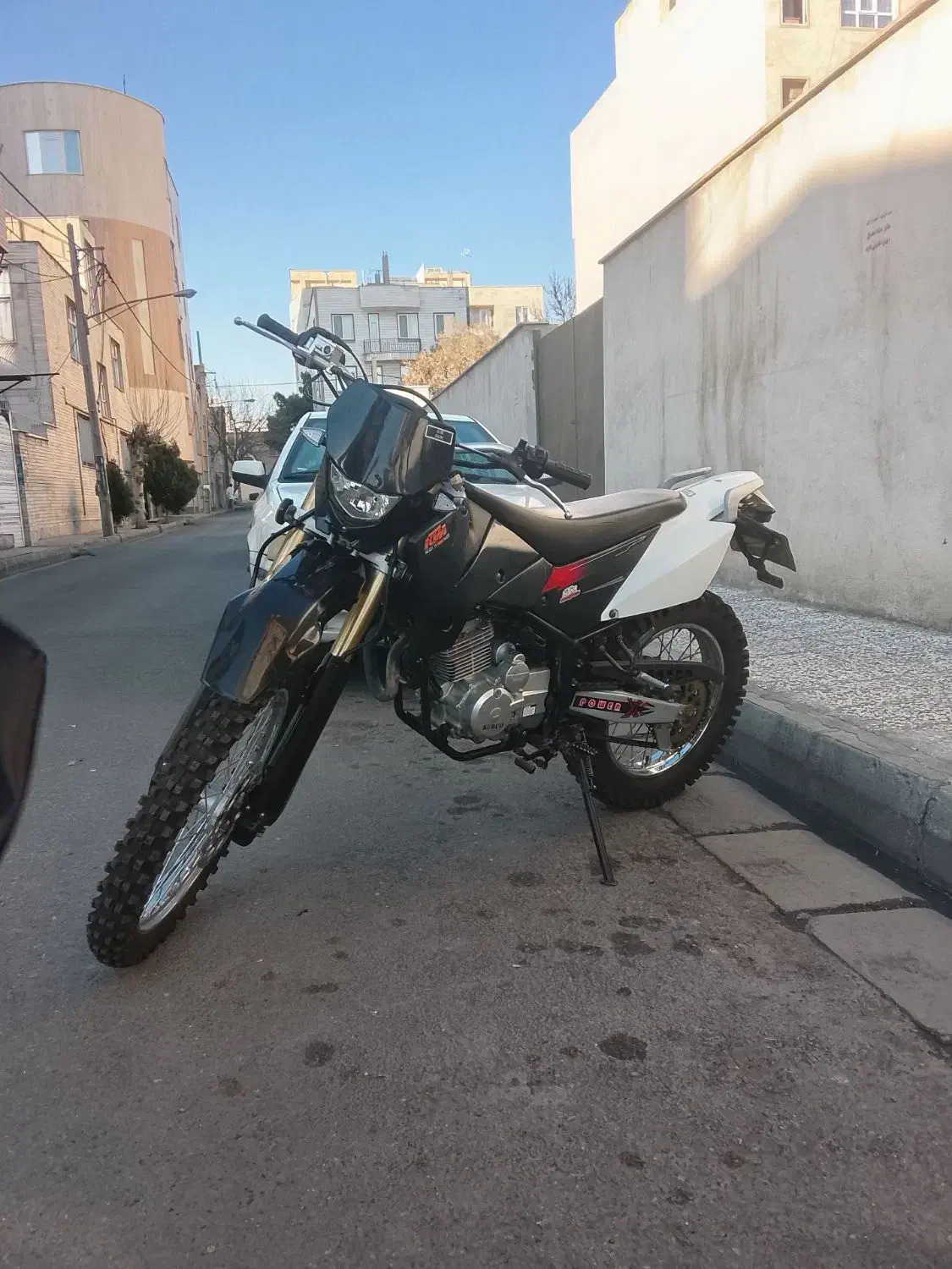 تریل بهرو ۲۰۰|موتورسیکلت|کرج, کوی کارمندان شمالی|دیوار