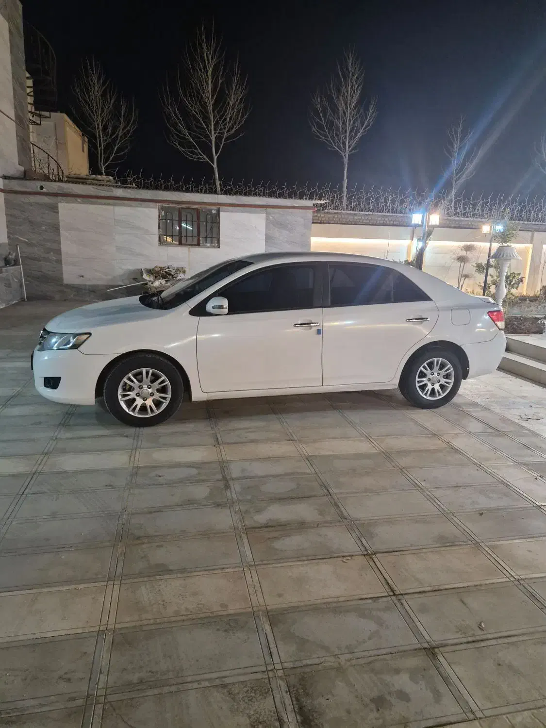 اریو مدل ۹۷ سفید|خودرو سواری و وانت|مشهد, آزادشهر|دیوار