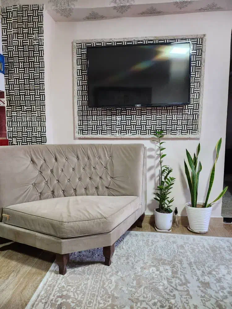 مبل ال هفت نفره با لاوست و جلومبلی|مبلمان خانگی و میز عسلی|چالوس, |دیوار