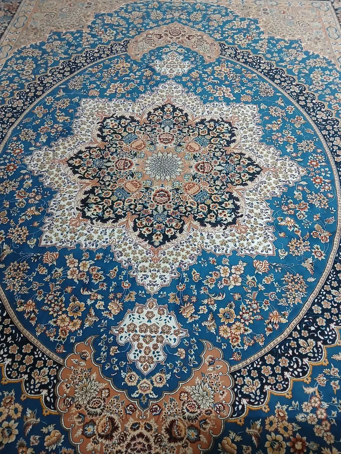 فرش ۷۰۰ شانه سنگین|فرش|بروجرد, |دیوار