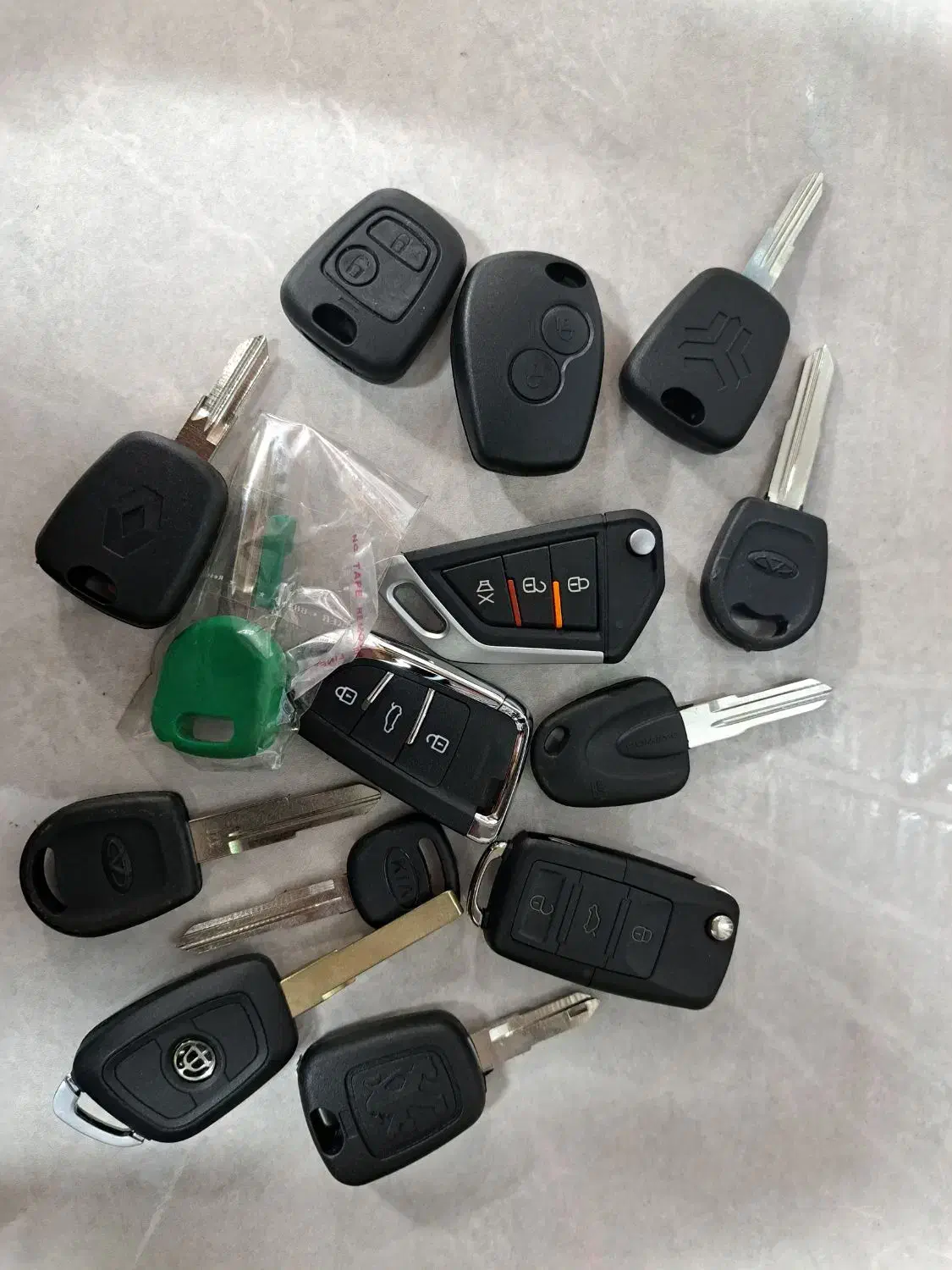 قفل وکلیدسازی سیارشبانه روزی|خدمات پیشه و مهارت|رشت, تازه آباد|دیوار