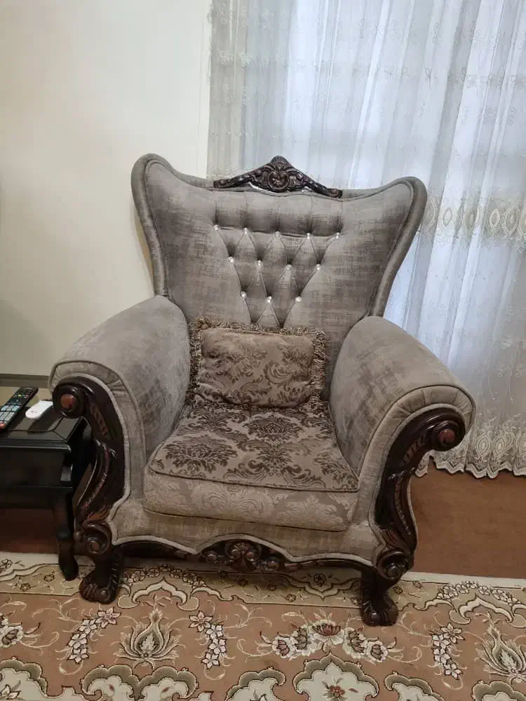 فروش یک دست مبلمان ۹ نفره کلاسیک|مبلمان خانگی و میز عسلی|شیراز, چنچنه|دیوار