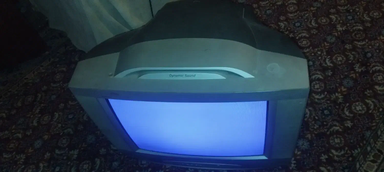 تلویزیون ۲۱سنام بهمراه کنترل|تلویزیون و پروژکتور|رشت, حومه رشت|دیوار