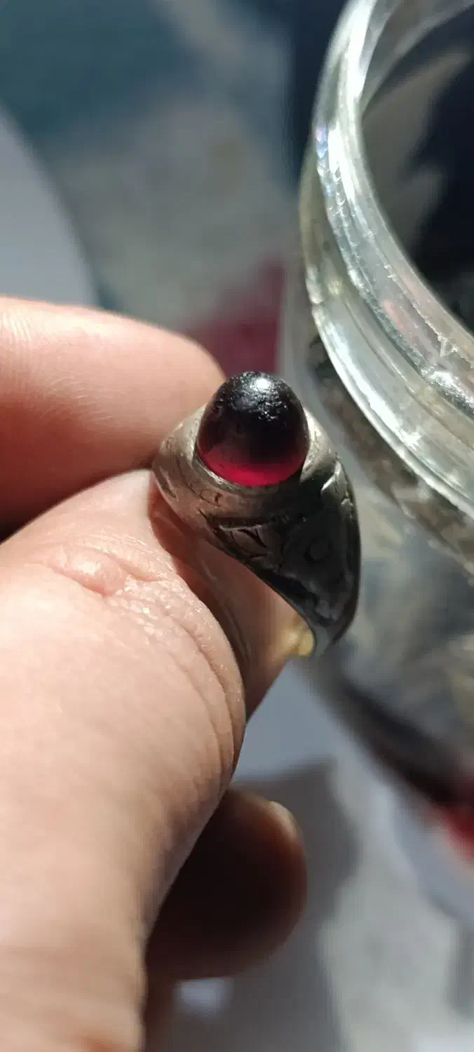 انگشتر سرخ سیاه|کلکسیون اشیاء عتیقه|اندیمشک, |دیوار