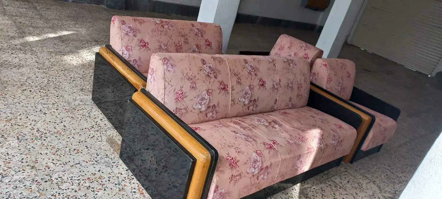 مبل ۷نفره کاملا سالم با میزجلو مبلی بزرگ فقط ۳تومن|مبلمان خانگی و میز عسلی|رشت, نخودچر|دیوار