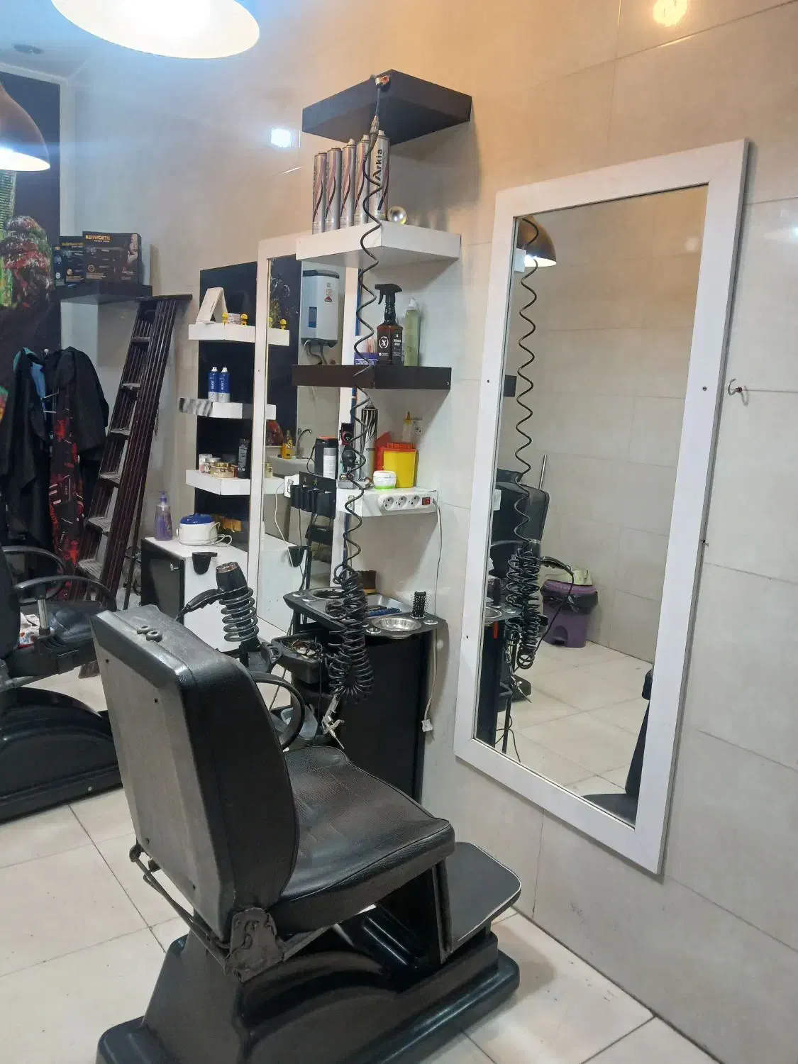 دکور ارایشگاه باکس|آرایشگاه و سالن‌های زیبایی|اصفهان, باتون|دیوار